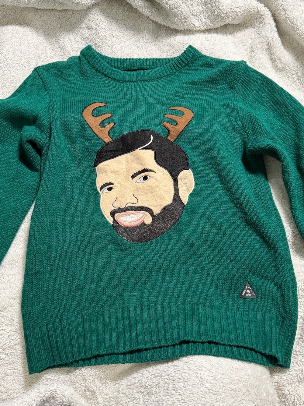 American Stitch Green Crewneck ugly Sweater drake Reindeer Face Appliqué.